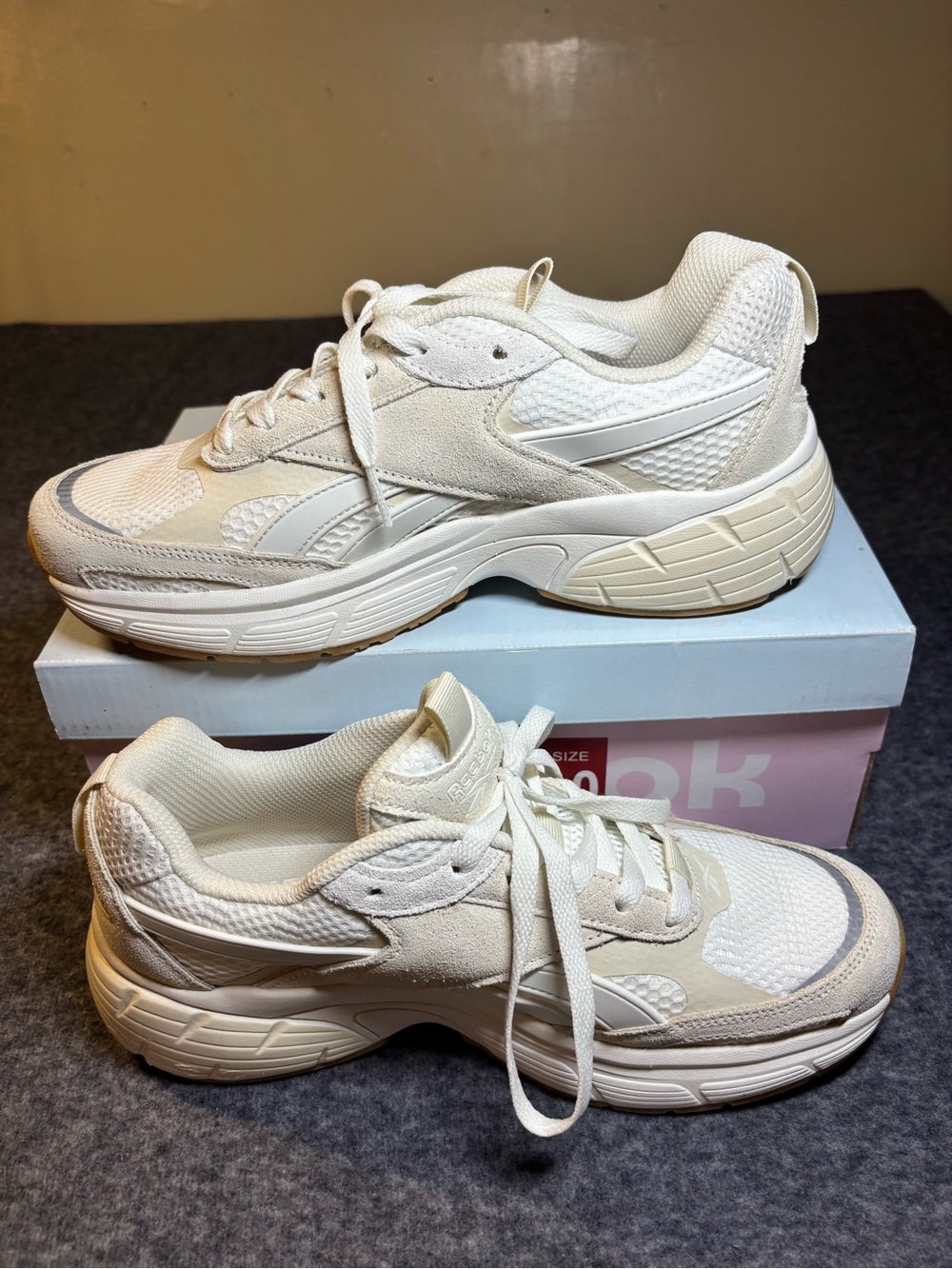 Reebok Chaos Women’s Size 10 Natural/Tan/Tan